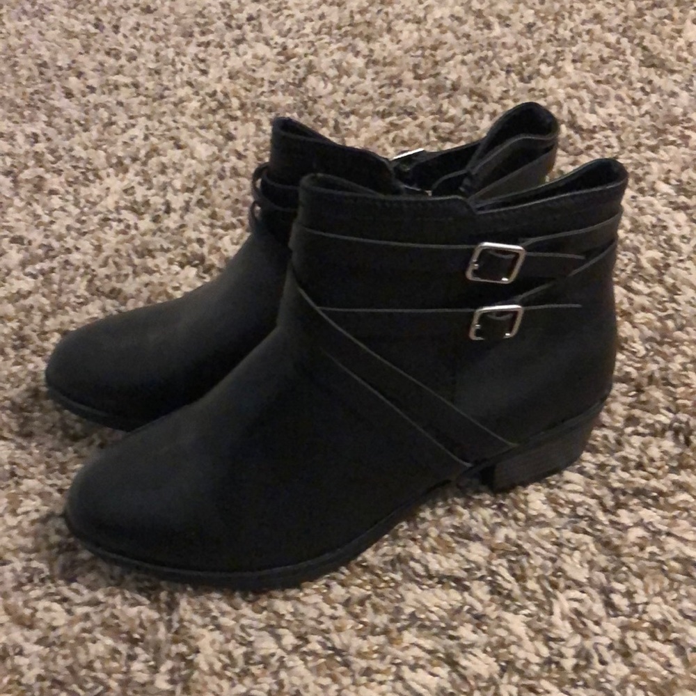 Dress boots for girls size 3. Hardly worn.